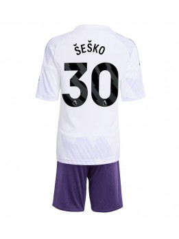 Billige Manchester United Benjamin Sesko #30 Bortedraktsett Barn 2025-26 Kortermet (+ Korte bukser)